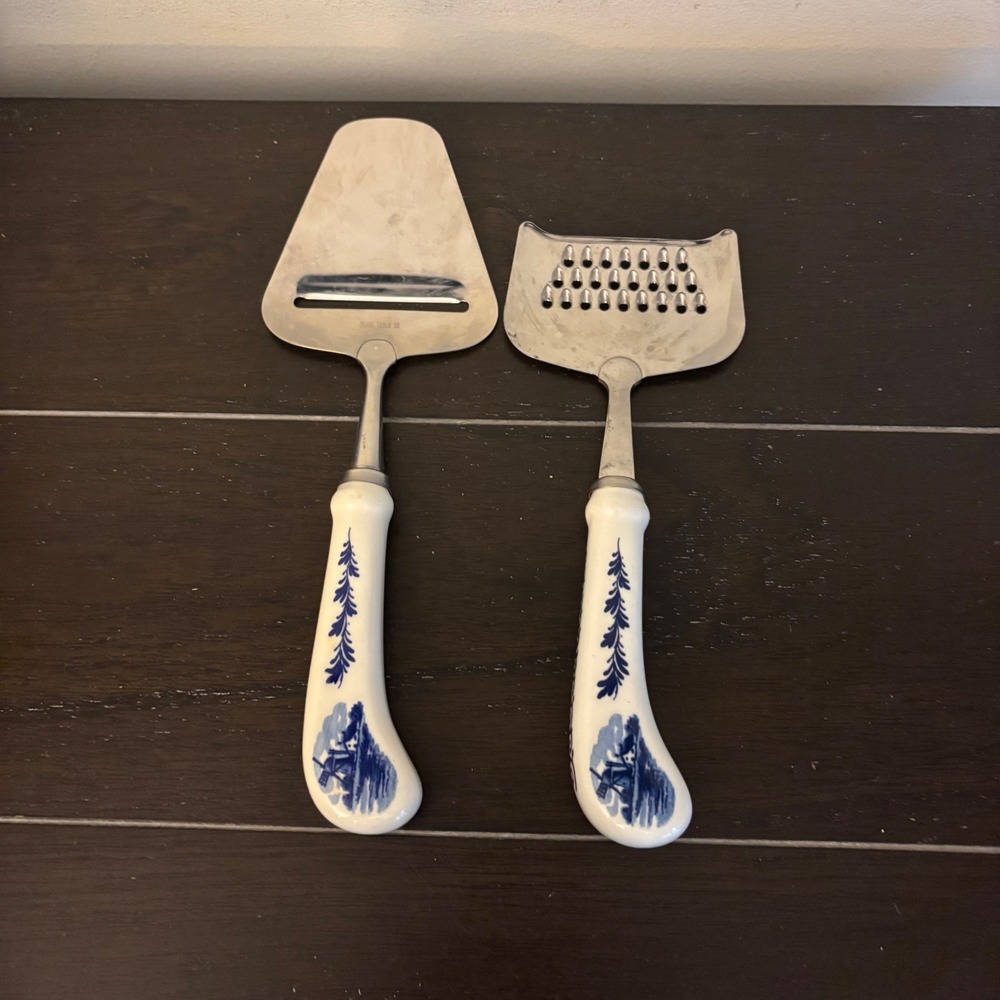 Elesva Delft Blue Cheese‎ Slicer & Grater | Stainless Steel | Ceramic Handles
